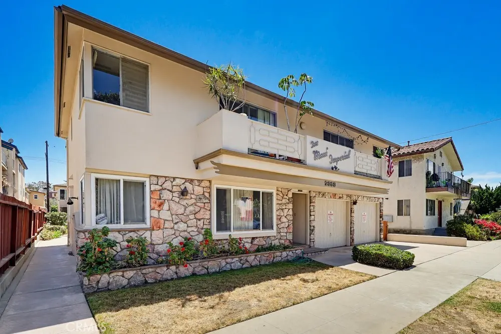 Condominium for sale at 2060 E 3rd Street 3, Long Beach, CA featuring 1 bed and 1 bath