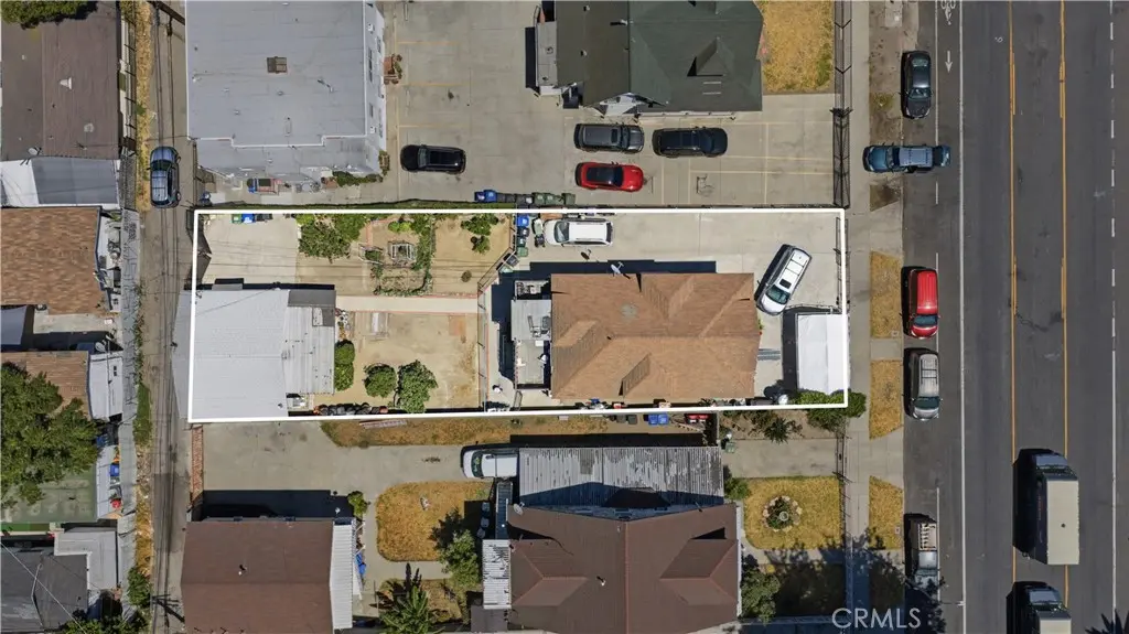 Triplex for sale at 927 E 28th St, Los Angeles, CA