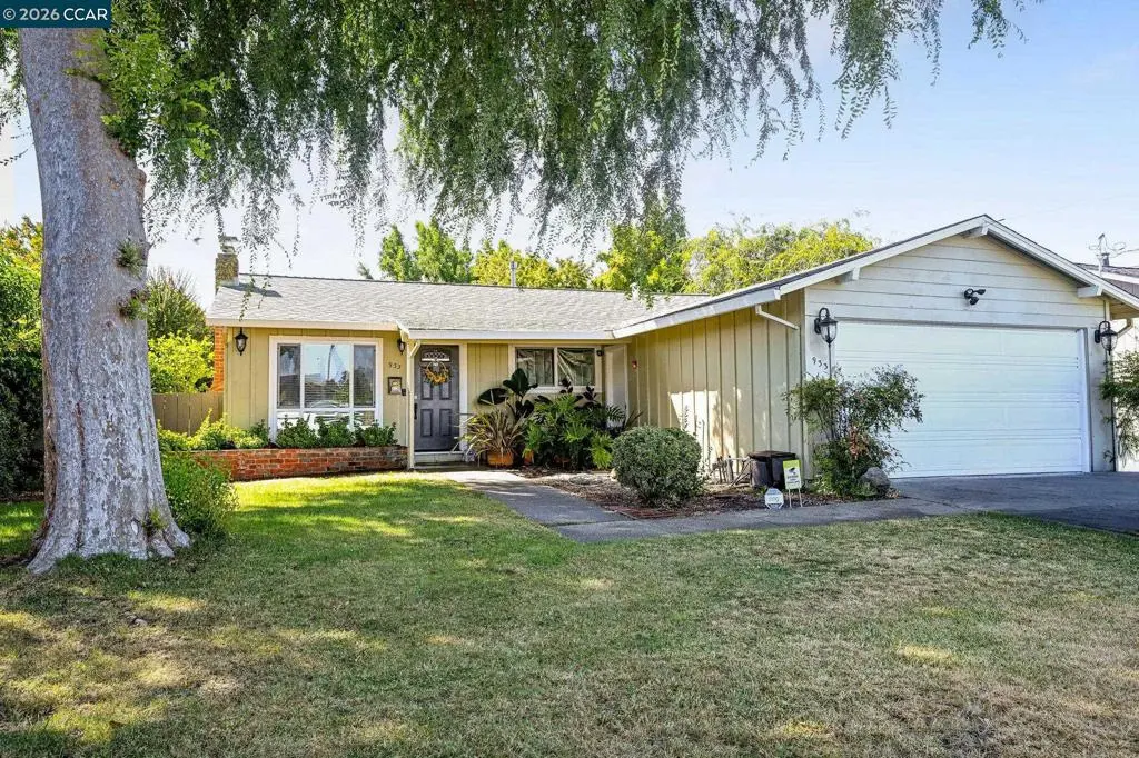 Single Family Residence for sale at 933 Santa Lucia Dr, Pleasant Hill, CA featuring 3 beds and 2 baths