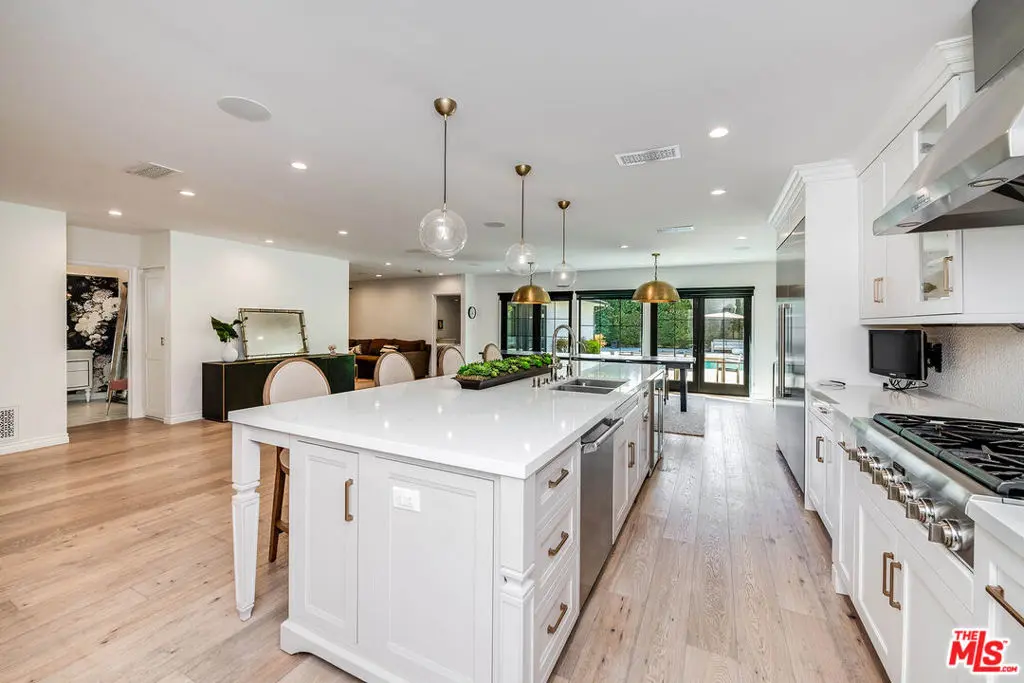 Residential Lease for rent at 4239 W Mcfarlane Avenue, Burbank, Los Angeles County, CA featuring 3 beds and 3 baths