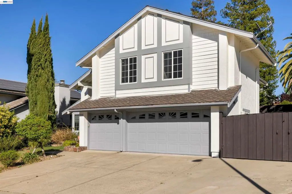 Single Family Residence for sale at 3208 Touriga Dr, Pleasanton, CA featuring 4 beds and 3 baths