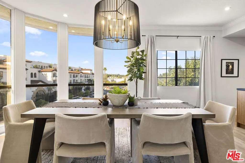 14115 Moorpark Street 311, Sherman Oaks, CA — listing photo 1