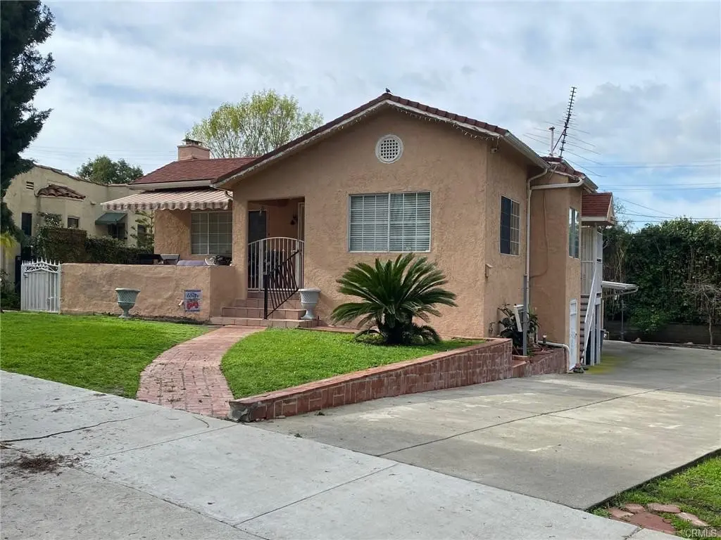 Residential Lease for rent at 1265 Oakridge Drive A, Glendale, Los Angeles County, CA featuring 2 beds and 1 bath