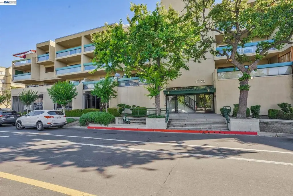 Condominium for sale at 1771 Broadway Street 107, Concord, CA and 1 bath