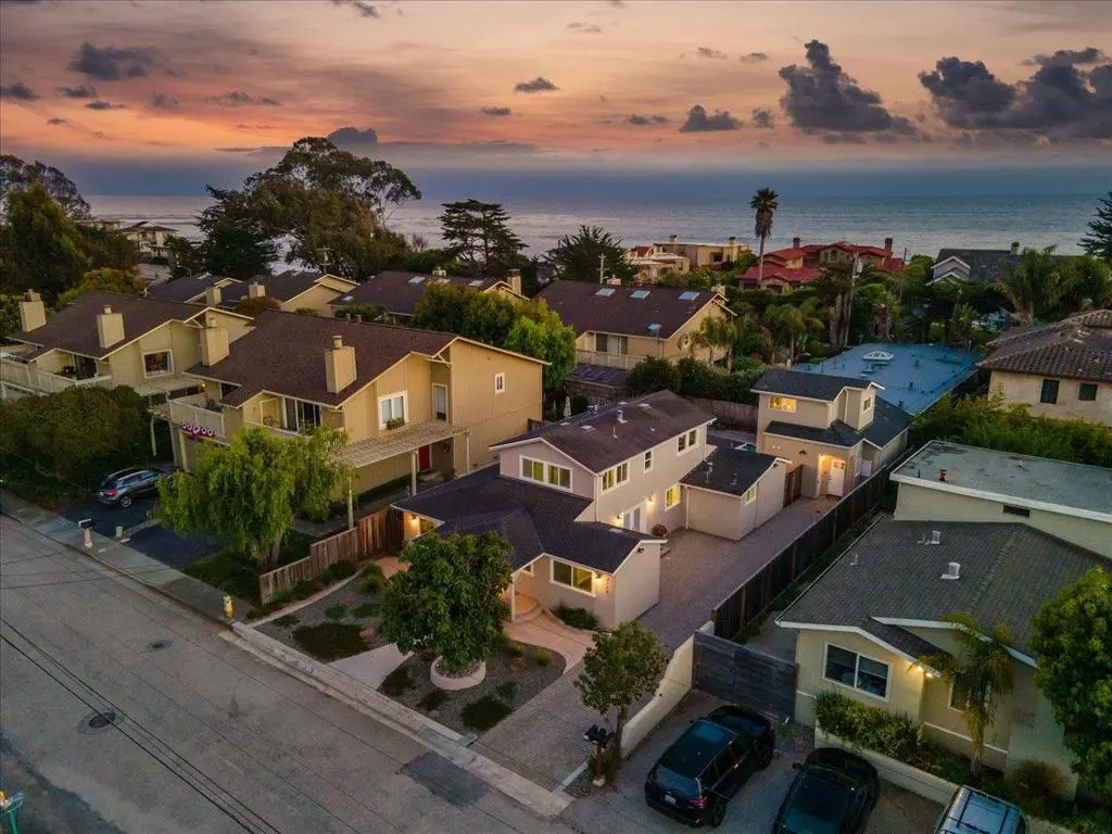 Single Family Residence for sale at 27222724 Warren Street, Santa Cruz, CA featuring 3 beds and 3 baths