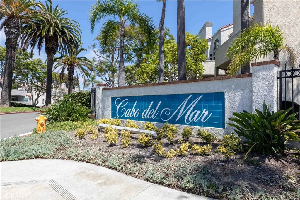Condominium for sale at 17151 Corbina, Huntington Beach, CA featuring 1 bed and 1 bath