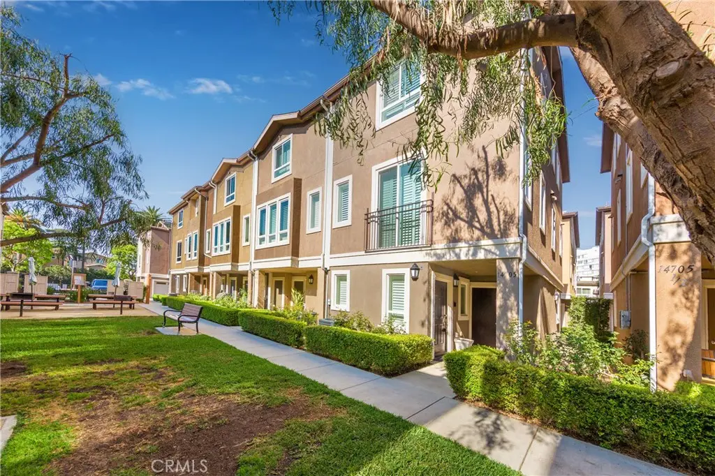 14705 Sherman Way, Van Nuys, CA — listing photo 1