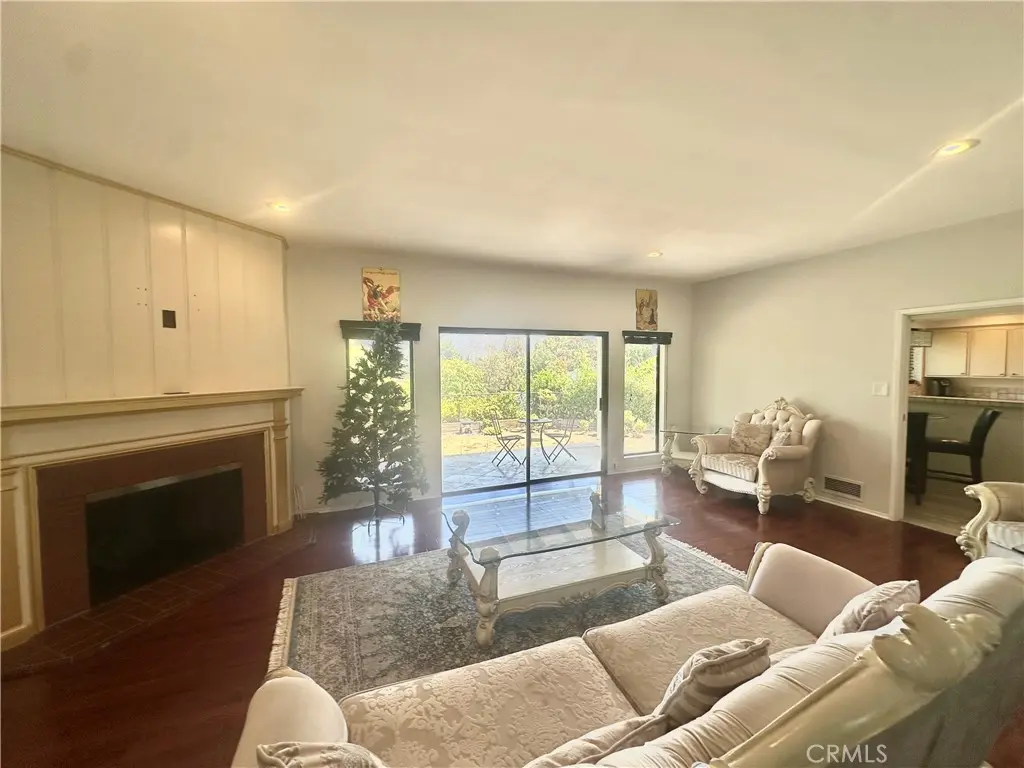 Residential Lease for rent at 1201 Imperial, Glendale, Los Angeles County, CA featuring 3 beds and 2 baths