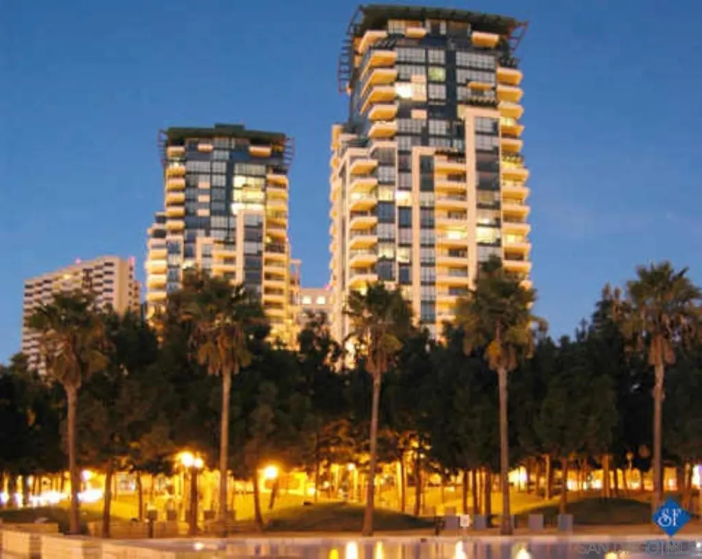 Single Family Residence for rent at 531 Front St, San Diego, CA featuring 2 beds and 3 baths