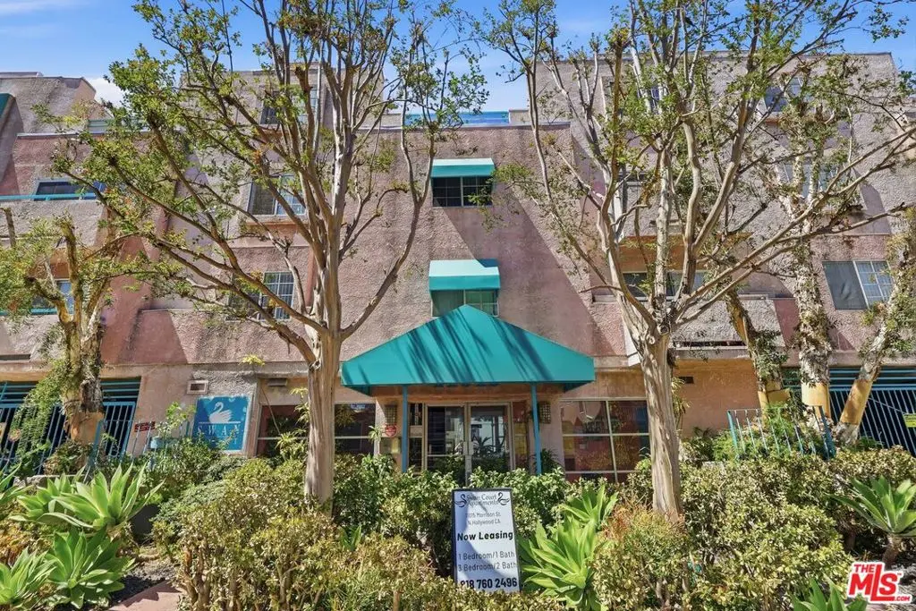Residential Lease for rent at 11015 Morrison Street 117, Los Angeles, Los Angeles County, CA featuring 1 bed and 1 bath