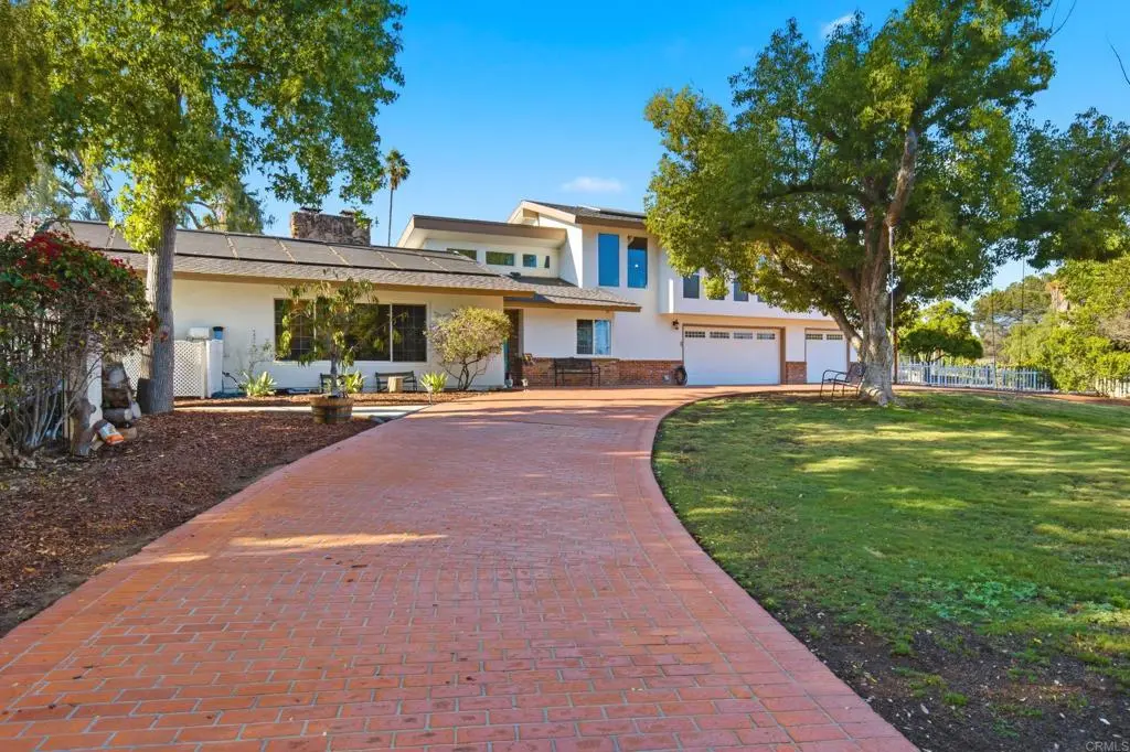 10510 Grandview Drive, La Mesa, CA — listing photo 1