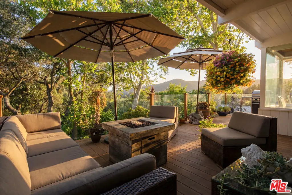 Single Family Residence for sale at 679 Wonder View Drive, Calabasas, CA featuring 4 beds and 3 baths