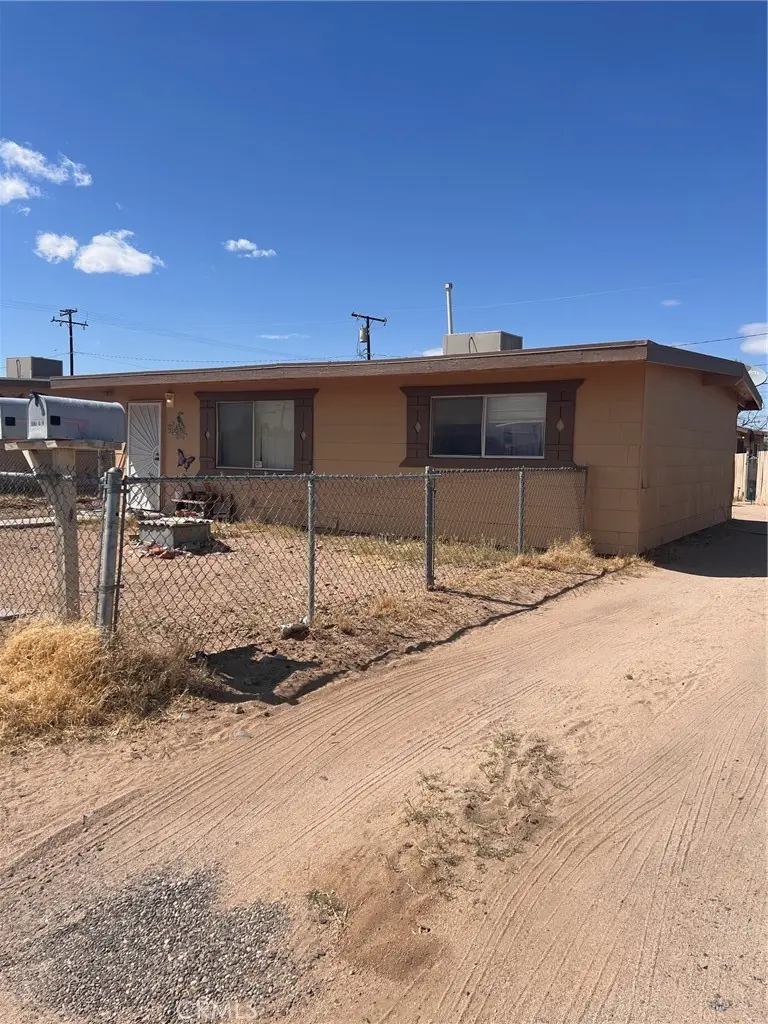 128 W Haloid, Ridgecrest, CA — listing photo 1