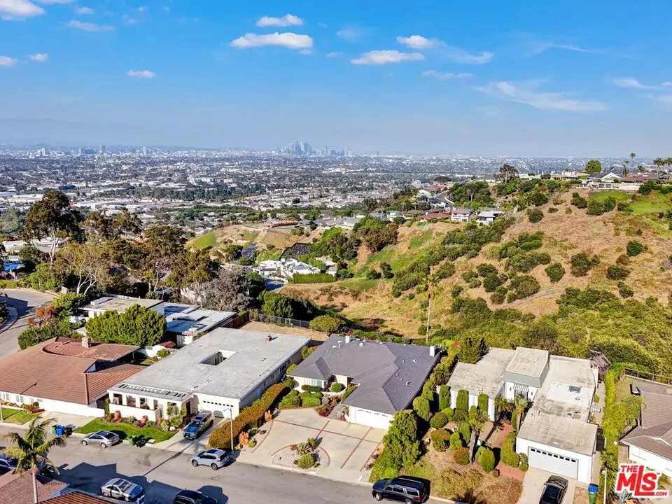 Single Family Residence for sale at 4152 Terraza Drive, Los Angeles, CA featuring 3 beds and 3 baths