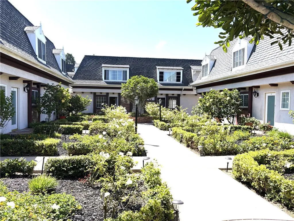 8130 Redlands 10, Playa Del Rey, CA — listing photo 1