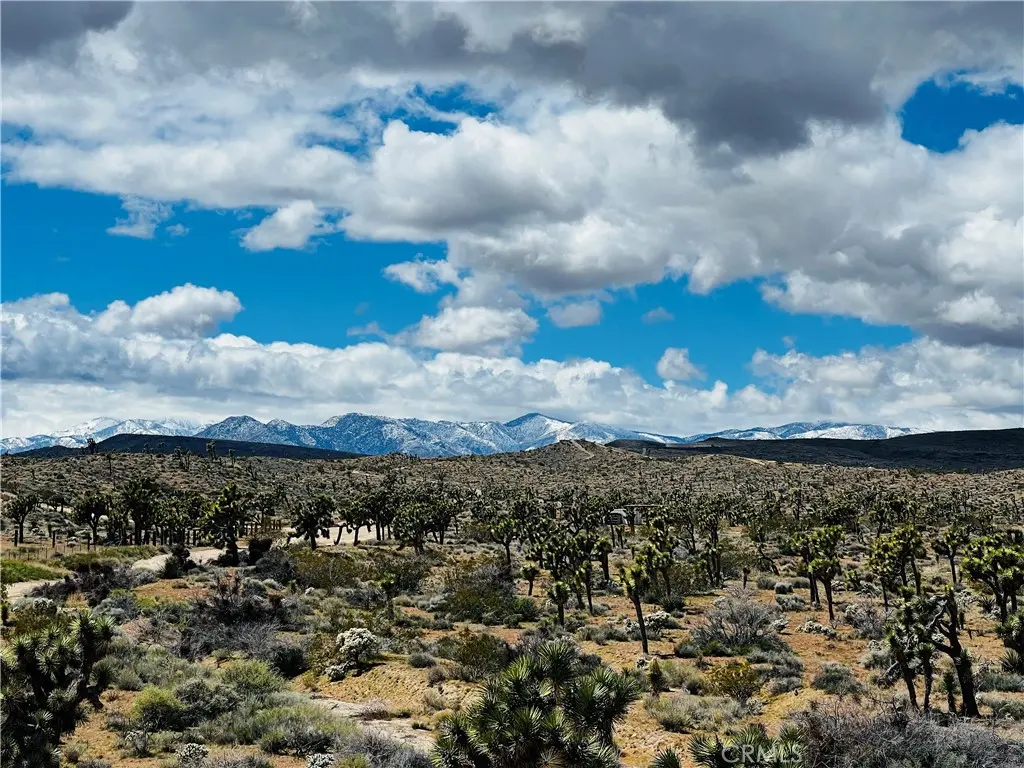 57864 Sunflower Drive, Yucca Valley, CA — listing photo 1