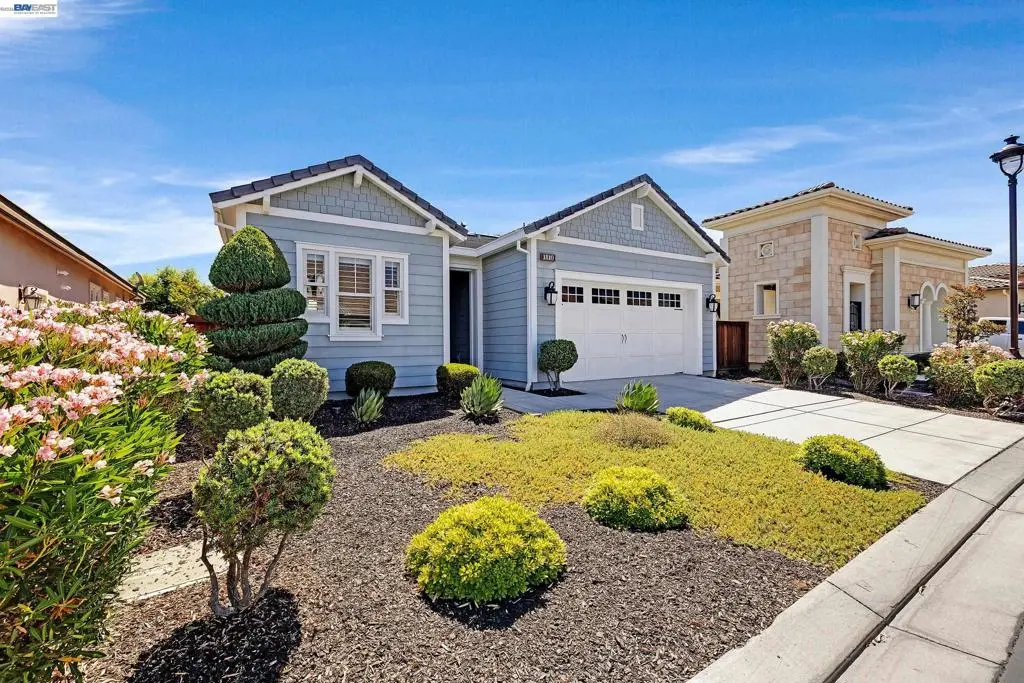 Single Family Residence for sale at 1810 Moscato Pl, Brentwood, CA featuring 2 beds and 2 baths