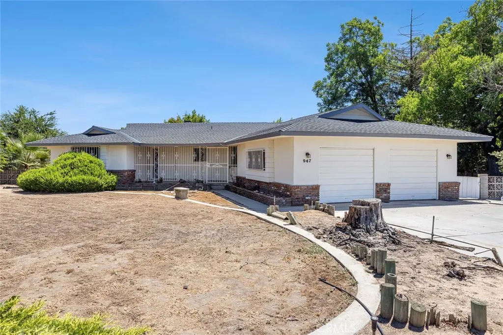 947 S Stanford Avenue, Fresno, CA — listing photo 1