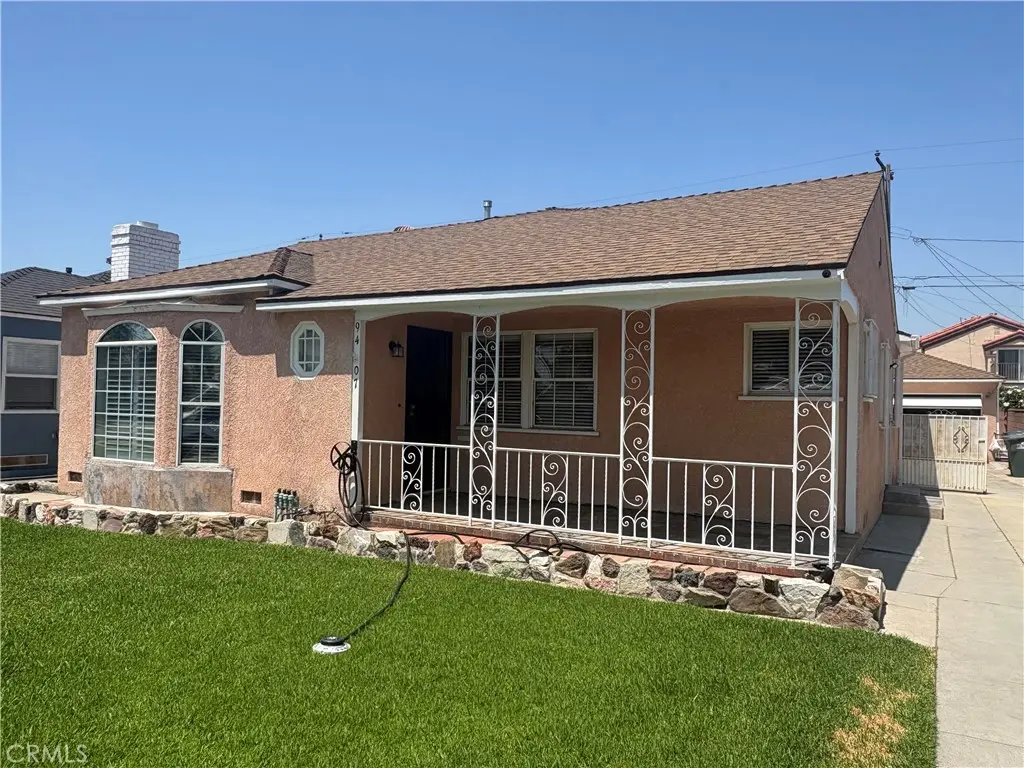 Residential Lease for rent at 9407 Dorothy, South Gate, Los Angeles County, CA featuring 1 bed and 1 bath