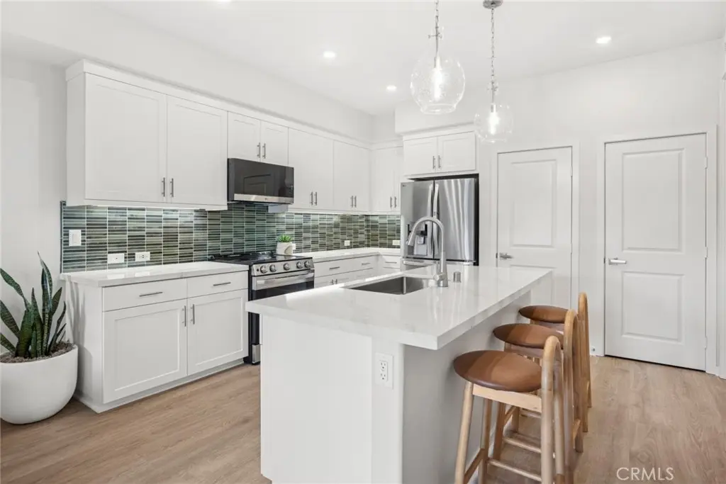 555 Gregory Way, Glendora, CA — listing photo 1