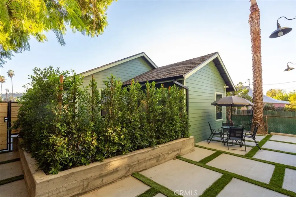 Single Family Residence for rent at 4945 Stratford 1/2, Los Angeles, CA featuring 2 beds and 1 bath