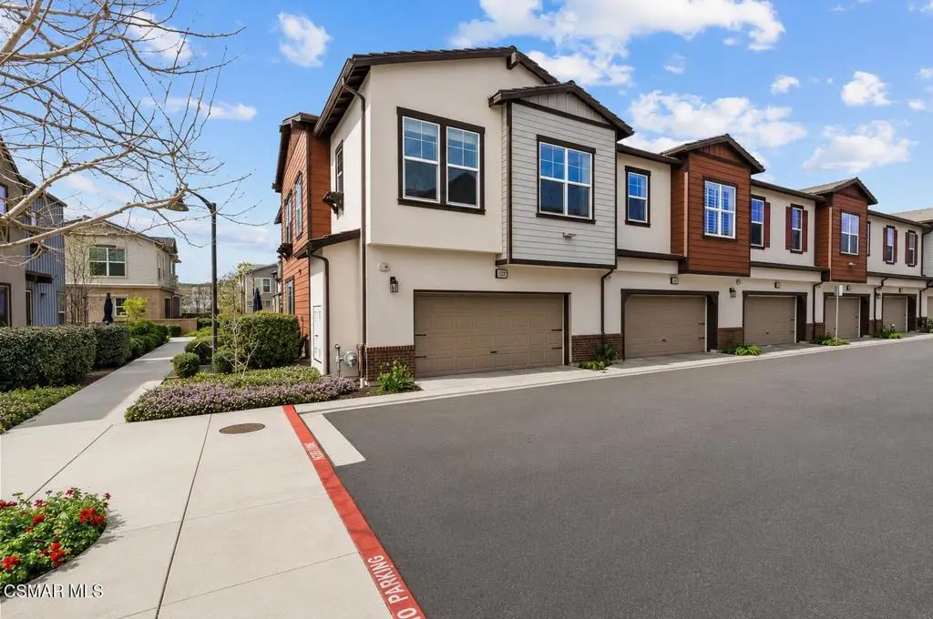 Townhouse for rent at 122 Red Brick Drive 6, Simi Valley, CA featuring 4 beds and 3 baths