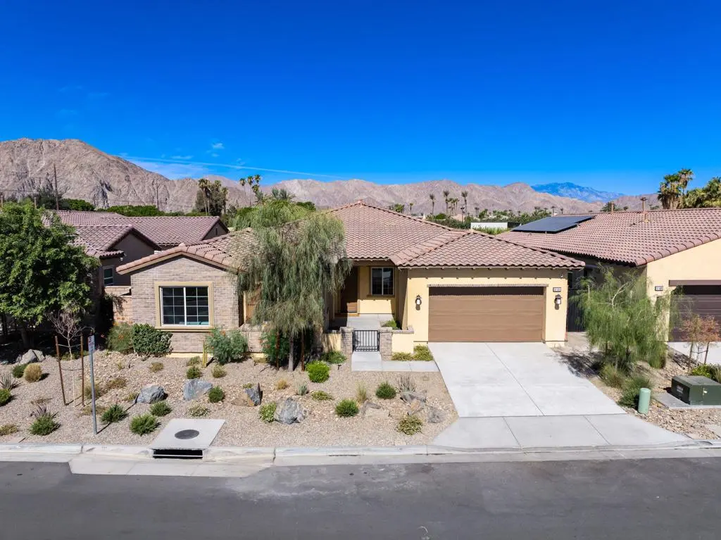 Residential Lease for rent at 51911 Marquis Lane, La Quinta, Riverside County, CA featuring 5 beds and 5 baths