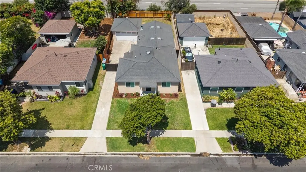 Single Family Residence for sale at 2409 Pepperwood Avenue, Long Beach, CA featuring 4 beds and 2 baths
