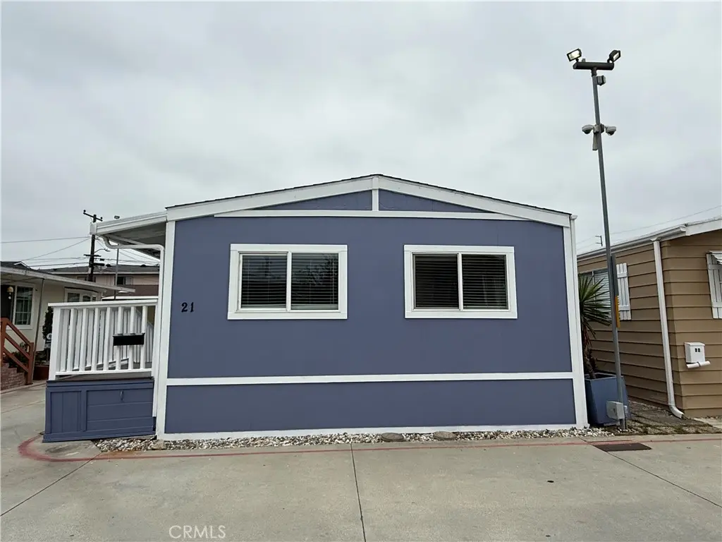 1741 Pomona Avenue 21, Costa Mesa, CA — listing photo 1