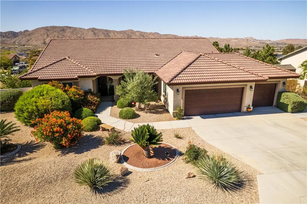 56136 Mountain View, Yucca Valley, CA — listing photo 1