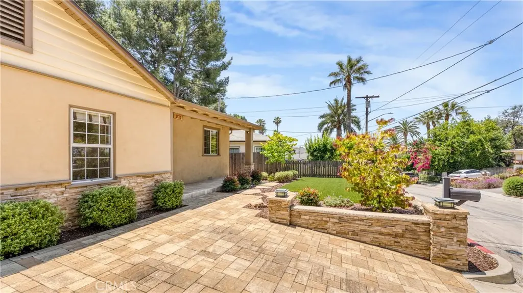 1232 E Elmwood Avenue, Burbank, CA — listing photo 1