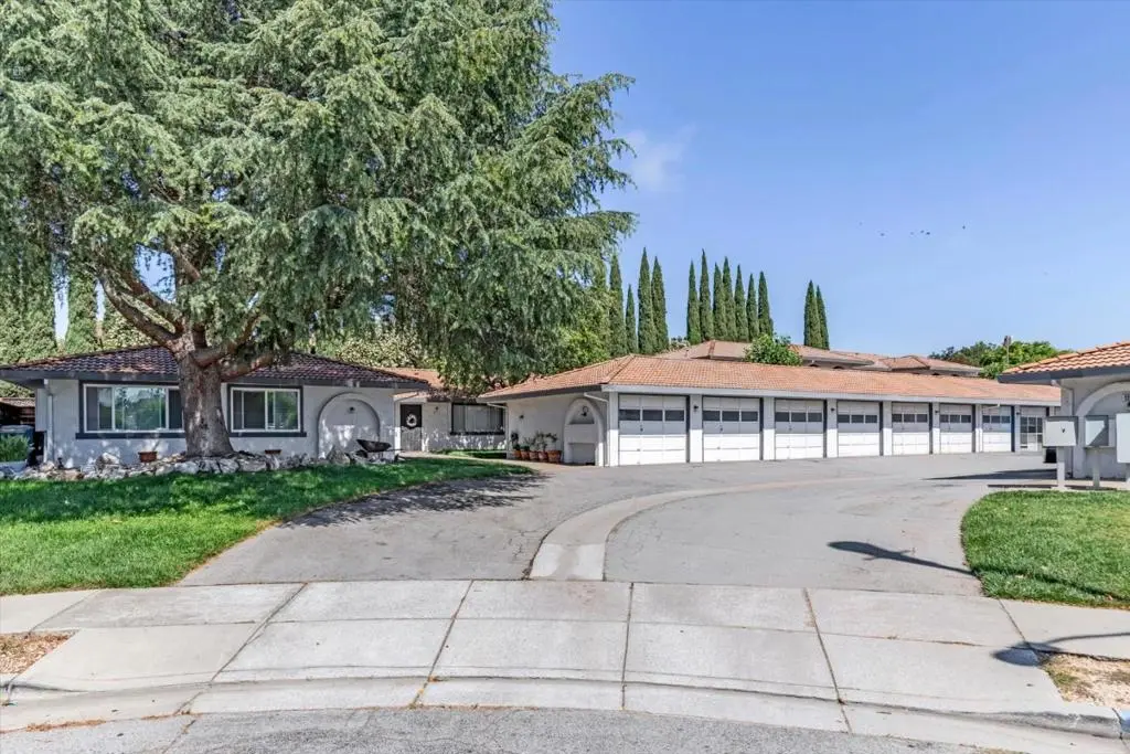 Condominium for sale at 1271 Juniper Drive 7, Gilroy, CA featuring 2 beds and 1 bath