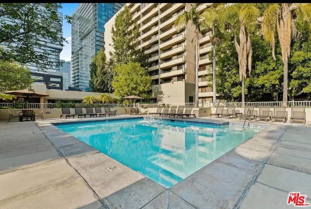 Condominium for sale at 600 W 9th Street 713, Los Angeles, CA featuring 2 beds and 2 baths