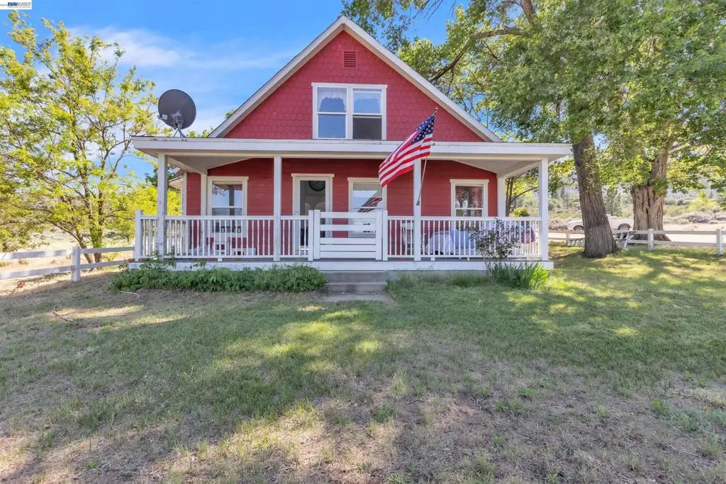 452 US Hwy 395, Milford, CA — listing photo 1