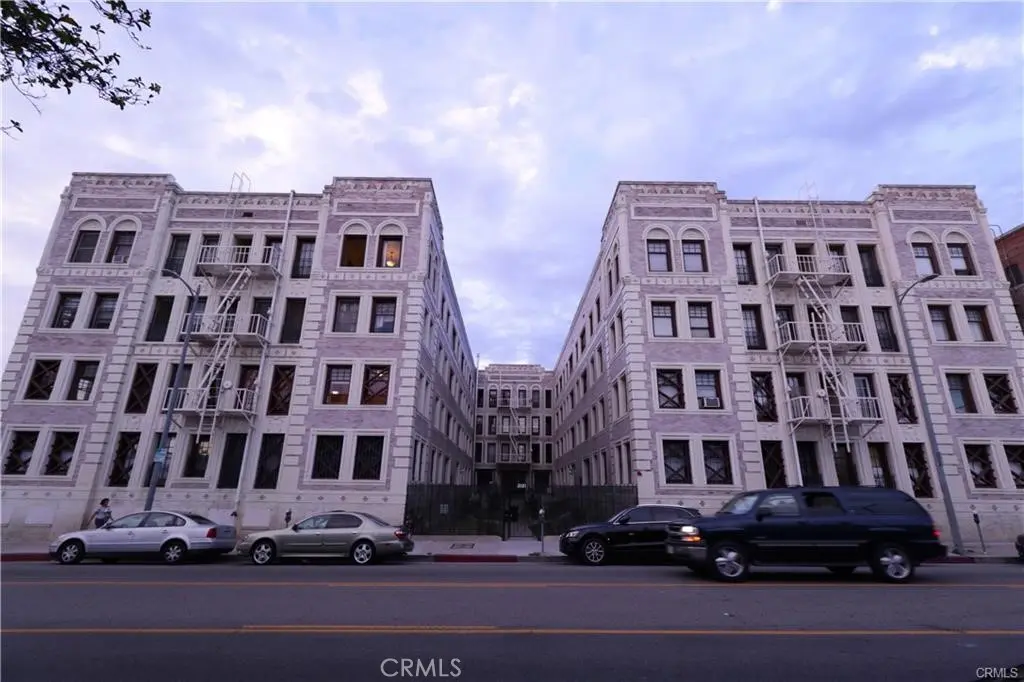 Condominium for rent at 2121 James M Wood Boulevard 221, Los Angeles, CA and 1 bath
