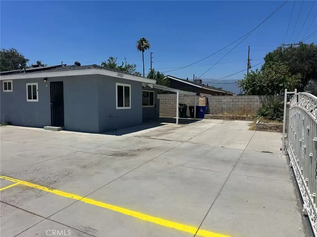 Single Family Residence for rent at 8932 Redwood, Fontana, CA featuring 3 beds and 2 baths