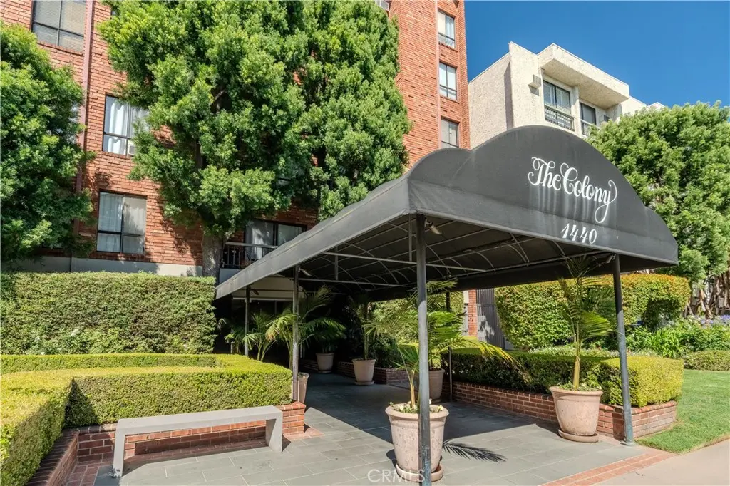 Condominium for sale at 1440 Veteran Ave 258, Los Angeles, CA featuring 1 bed and 1 bath