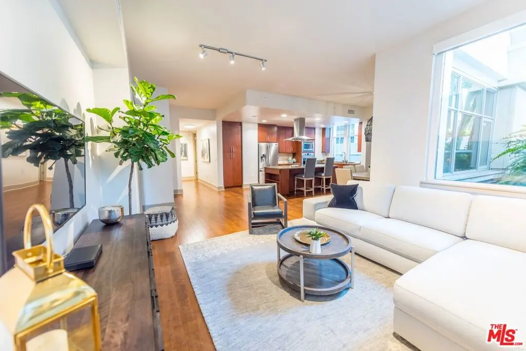 Residential Lease for rent at 10700 Wilshire Boulevard 204, Los Angeles, Los Angeles County, CA featuring 2 beds and 2 baths