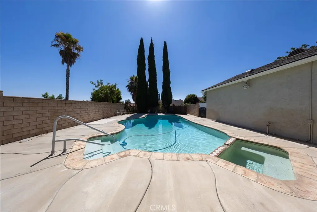2073 S Lincoln, Corona, CA — listing photo 1