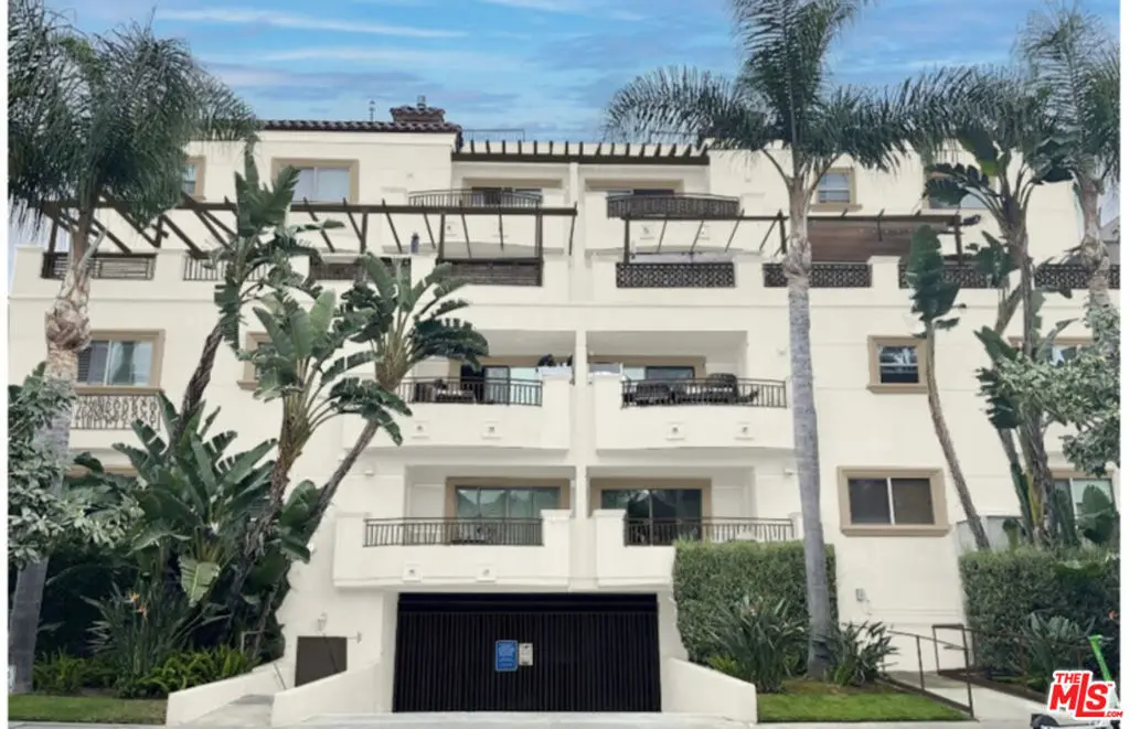 Condominium for sale at 1520 S Shenandoah Street 304, Los Angeles, CA featuring 3 beds and 2 baths