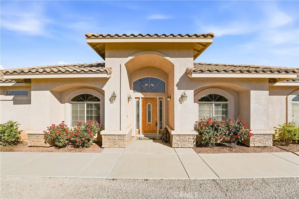 5773 Merito Street, Hesperia, CA — listing photo 1