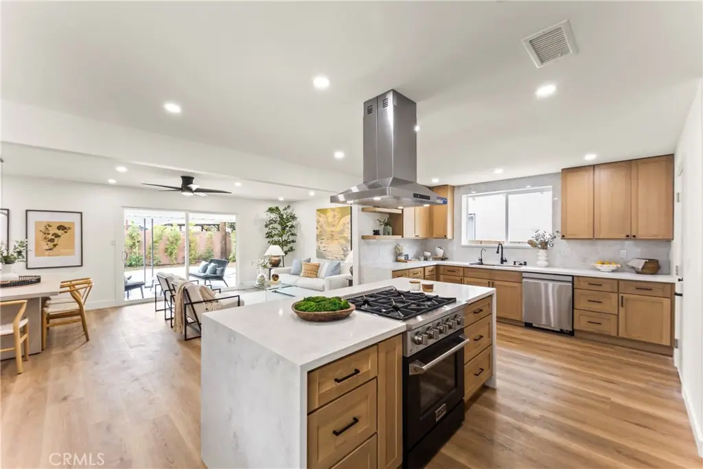 2218 Lewis, Santa Ana, CA — listing photo 1