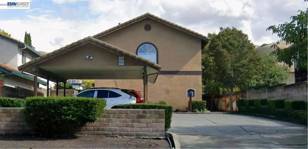 Residential Lease for rent at 43576 Bryant St, Fremont, CA featuring 2 beds and 2 baths