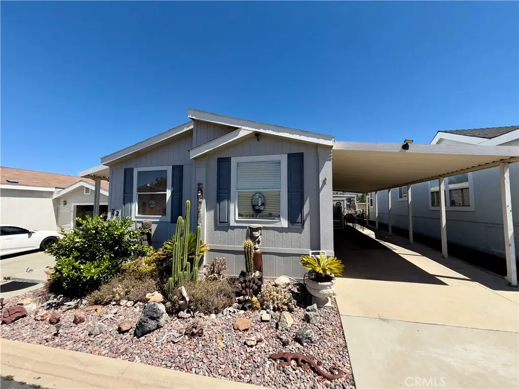 12367 4th 32, Yucaipa, CA — listing photo 1