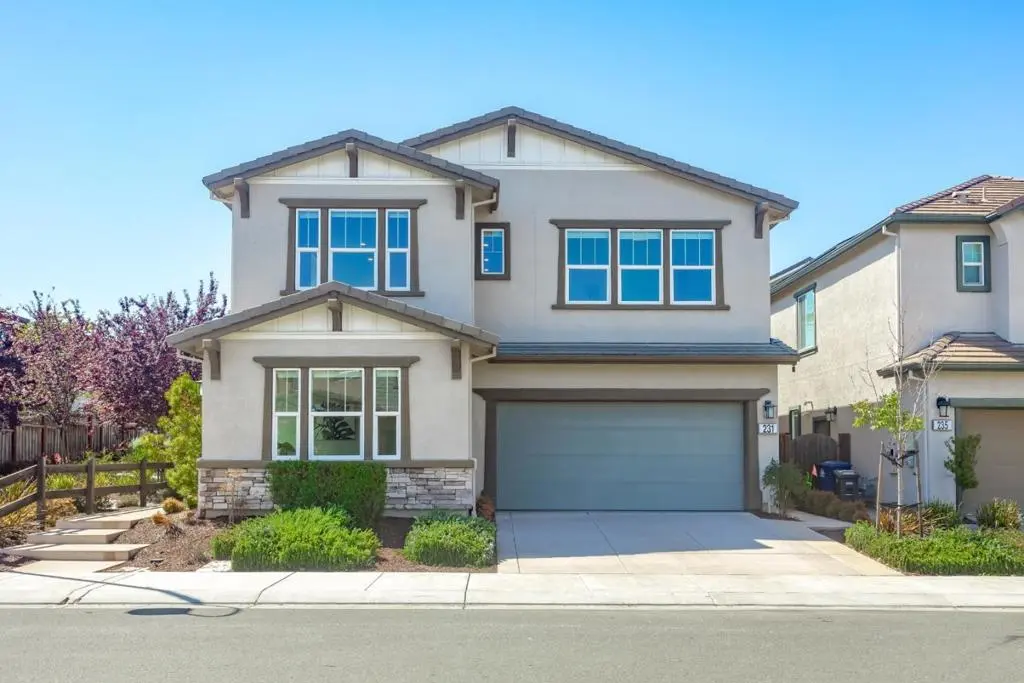 Single Family Residence for sale at 231 Via Encanto, San Ramon, CA featuring 4 beds and 3 baths