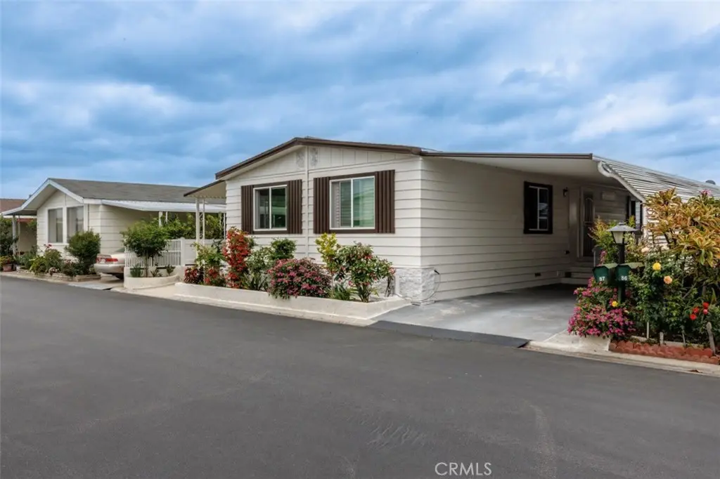 Manufactured In Park for sale at 9200 Westminster 87, Westminster, CA featuring 2 beds and 2 baths
