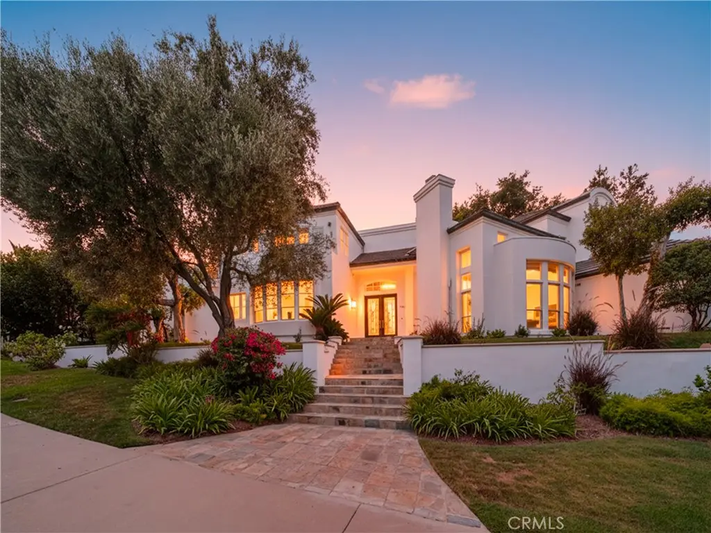 Residential Lease for rent at 3907 Peartree, Calabasas, Los Angeles County, CA featuring 4 beds and 5 baths