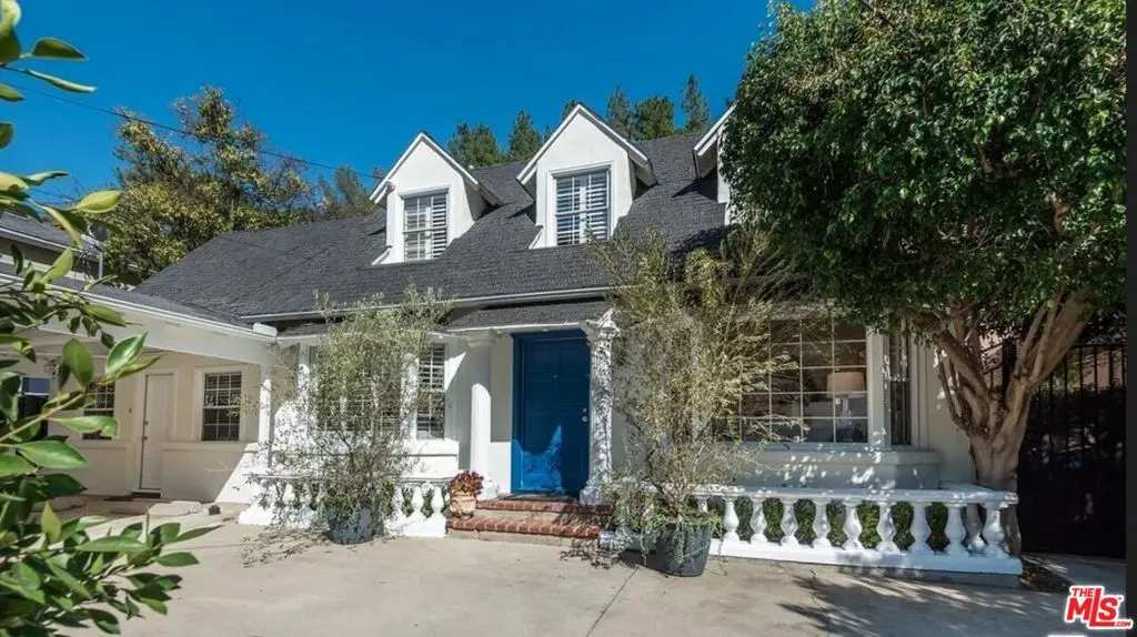 Residential Lease for rent at 1664 Benedict Canyon Drive, Beverly Hills, Los Angeles County, CA featuring 4 beds and 3 baths