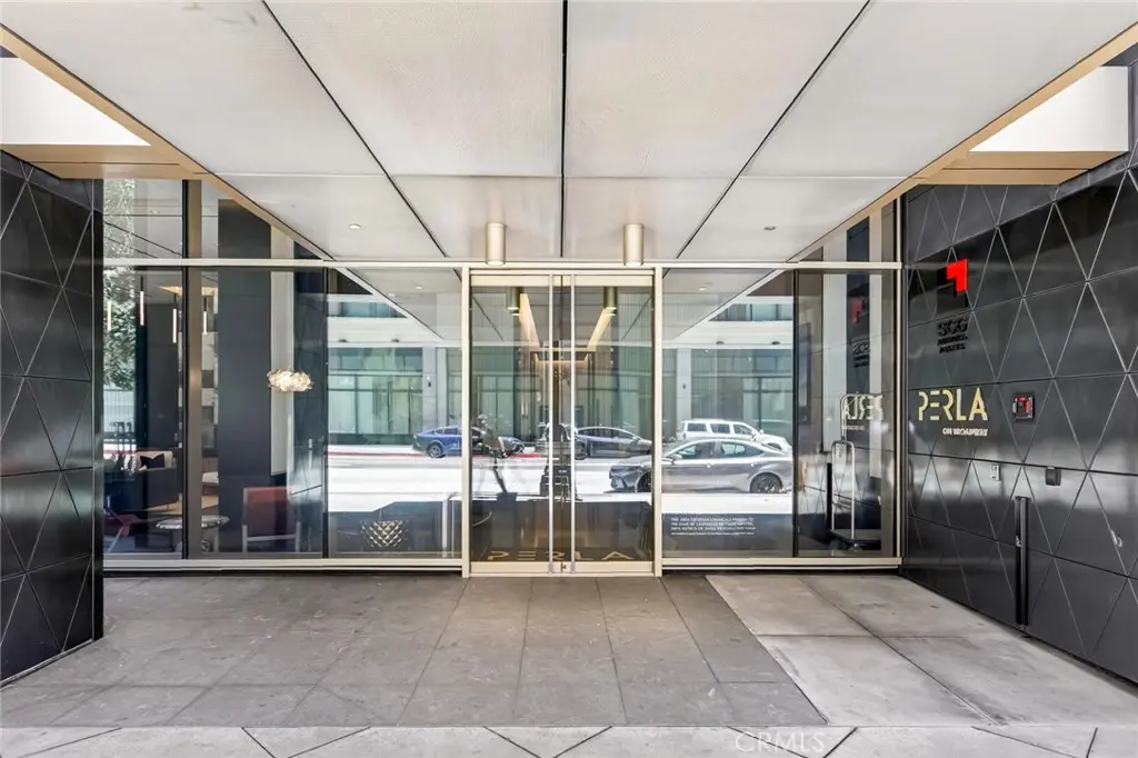 Condominium for sale at 400 S Broadway 1513, Los Angeles, CA and 1 bath