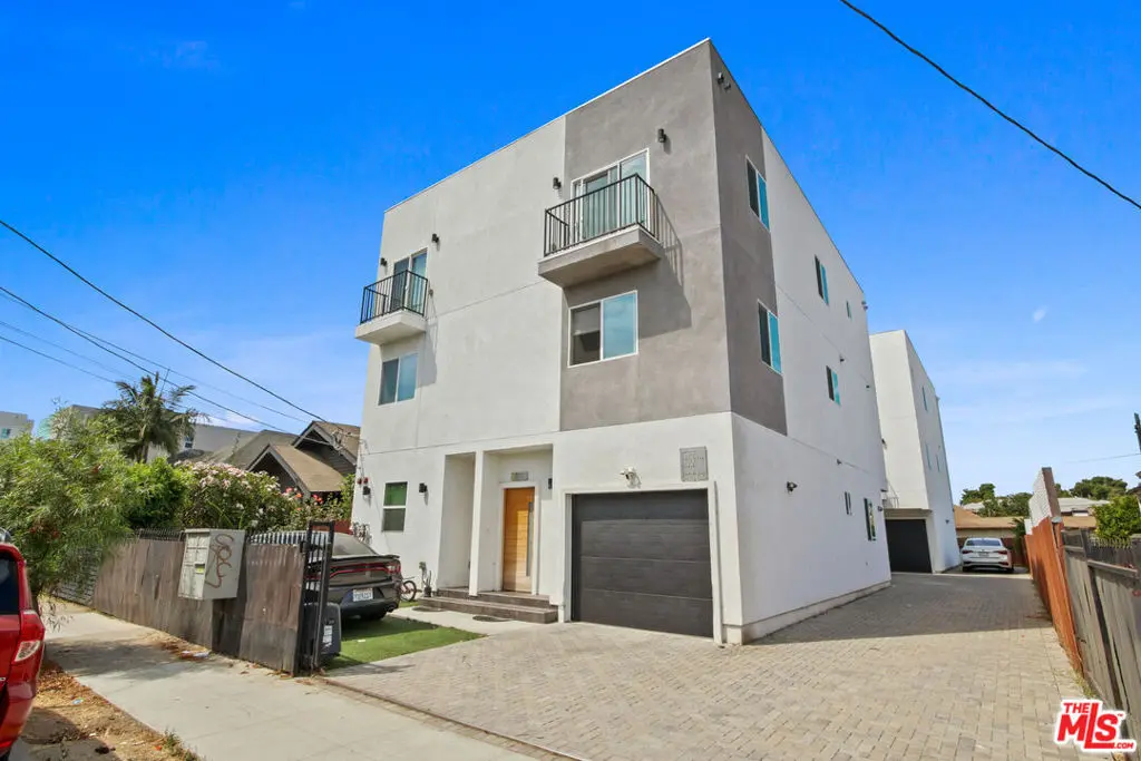 Residential Lease for rent at 1805 S New England Street, Los Angeles, Los Angeles County, CA featuring 5 beds and 5 baths